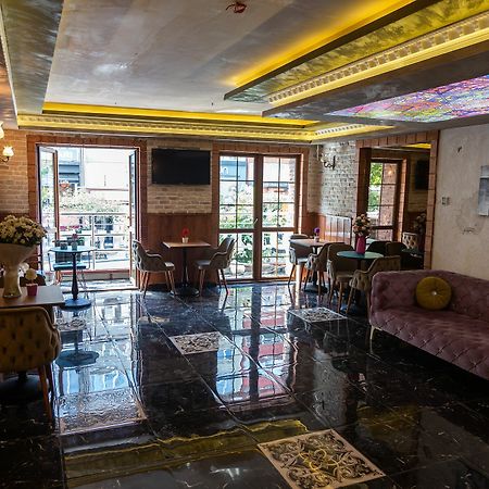 Royal Garden Suite And Hotel Istanbul Exteriör bild